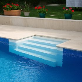 Tierra Panel Pool üvegszálas külső lépcső